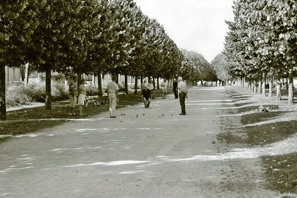 22. Místní hrající petang (Vannes)